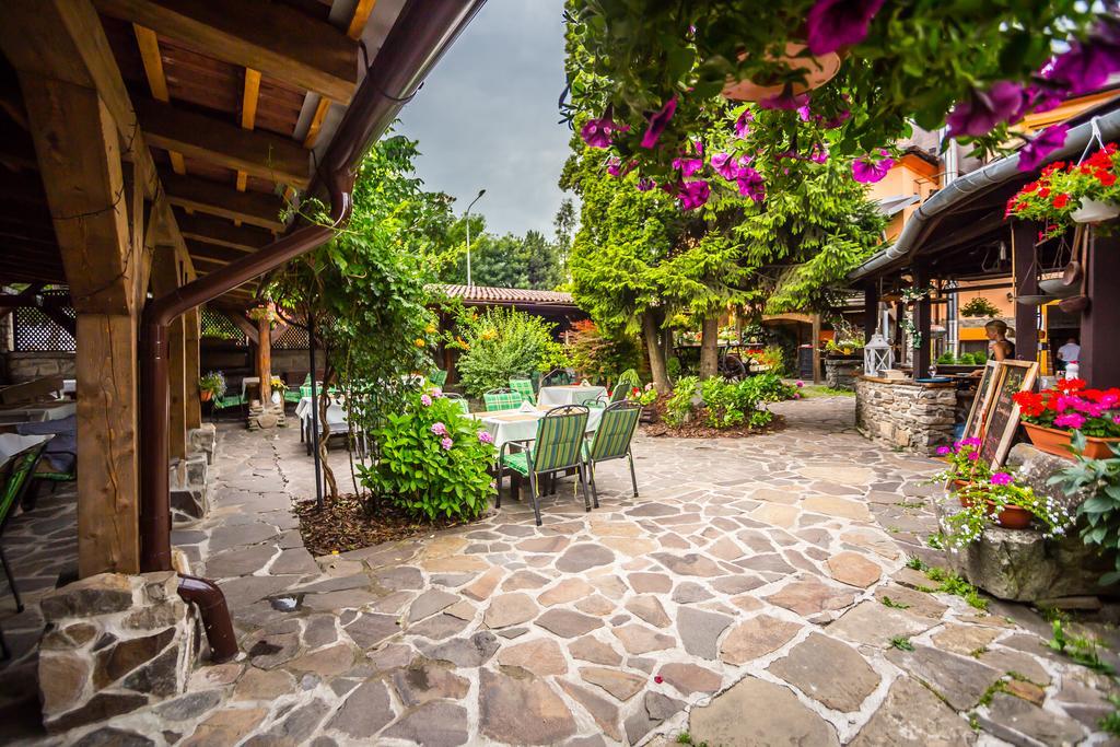 Penzion Trattoria プレショフ エクステリア 写真